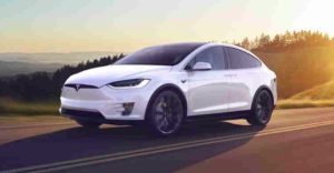 SUV TESLA entièrement électrique